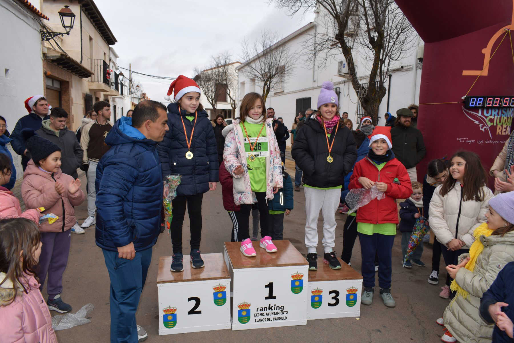 Podium 400 mts femenino imagenes VII carrera San Silvestre